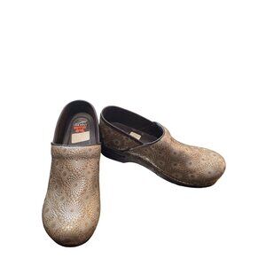Dansko XP wms tan leather geometric nursing clogs shoes sz 41/10.5-11 SKU 9964